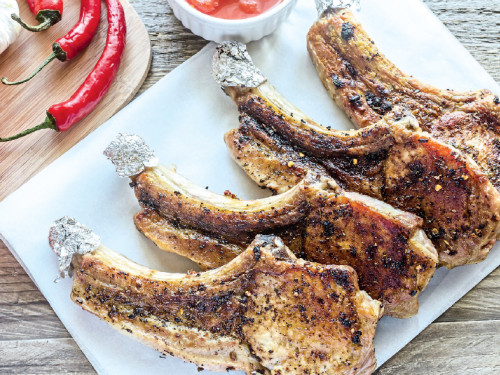 Chuleta de Cerdo con Salsa Pomodoro