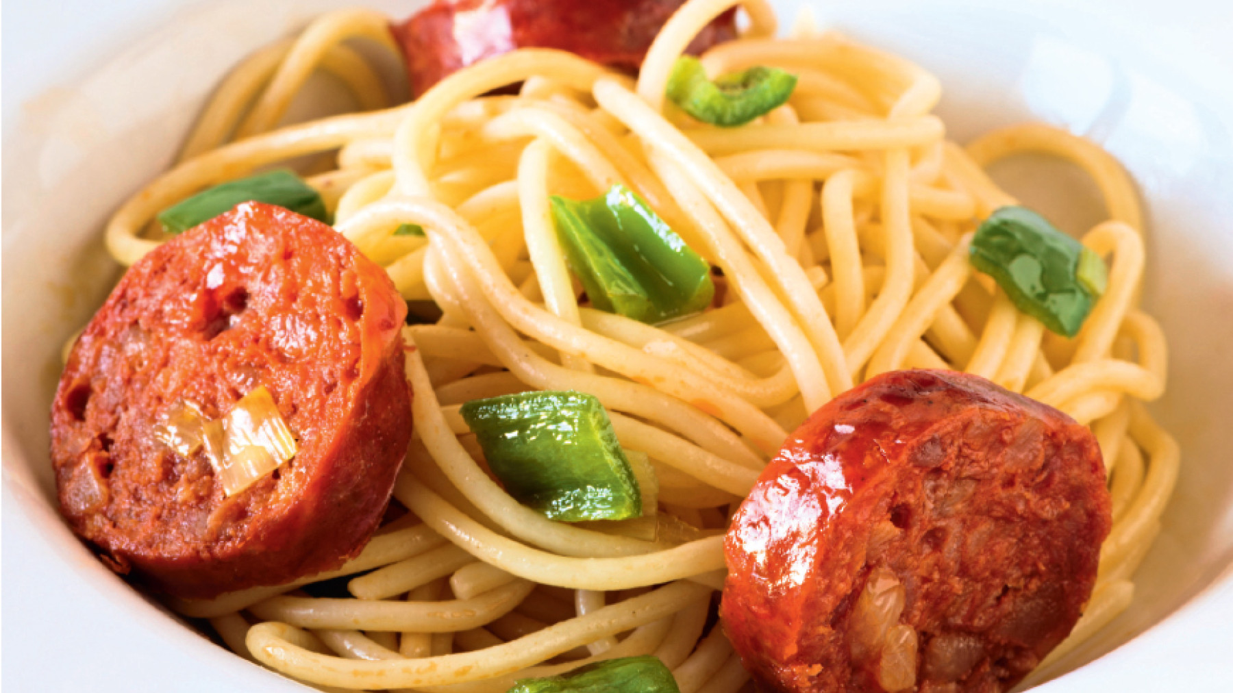 Espaguetis con Chorizo Guangolola