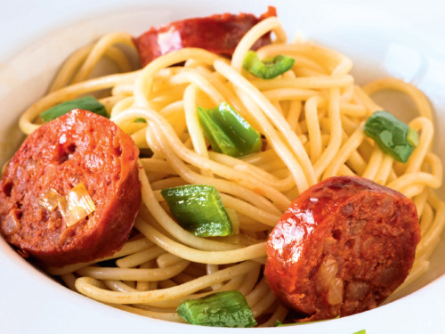Espaguetis con Chorizo Guangolola