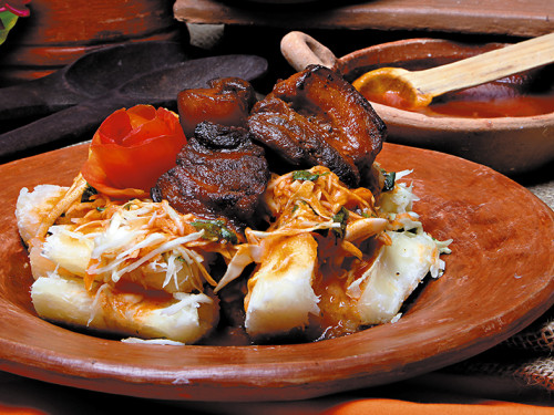 Yuca con Chicharrón