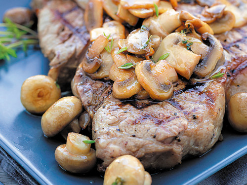 Filete con Hongos Silvestres a lo Porto