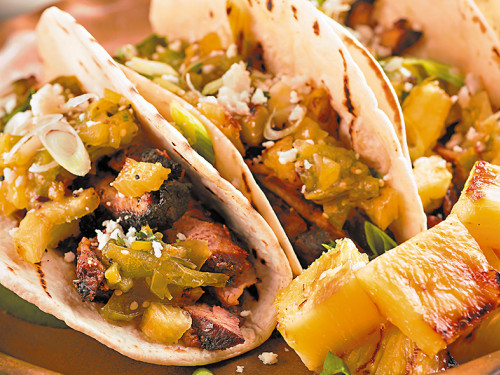 Tacos de Cerdo con Chimol de Piña
