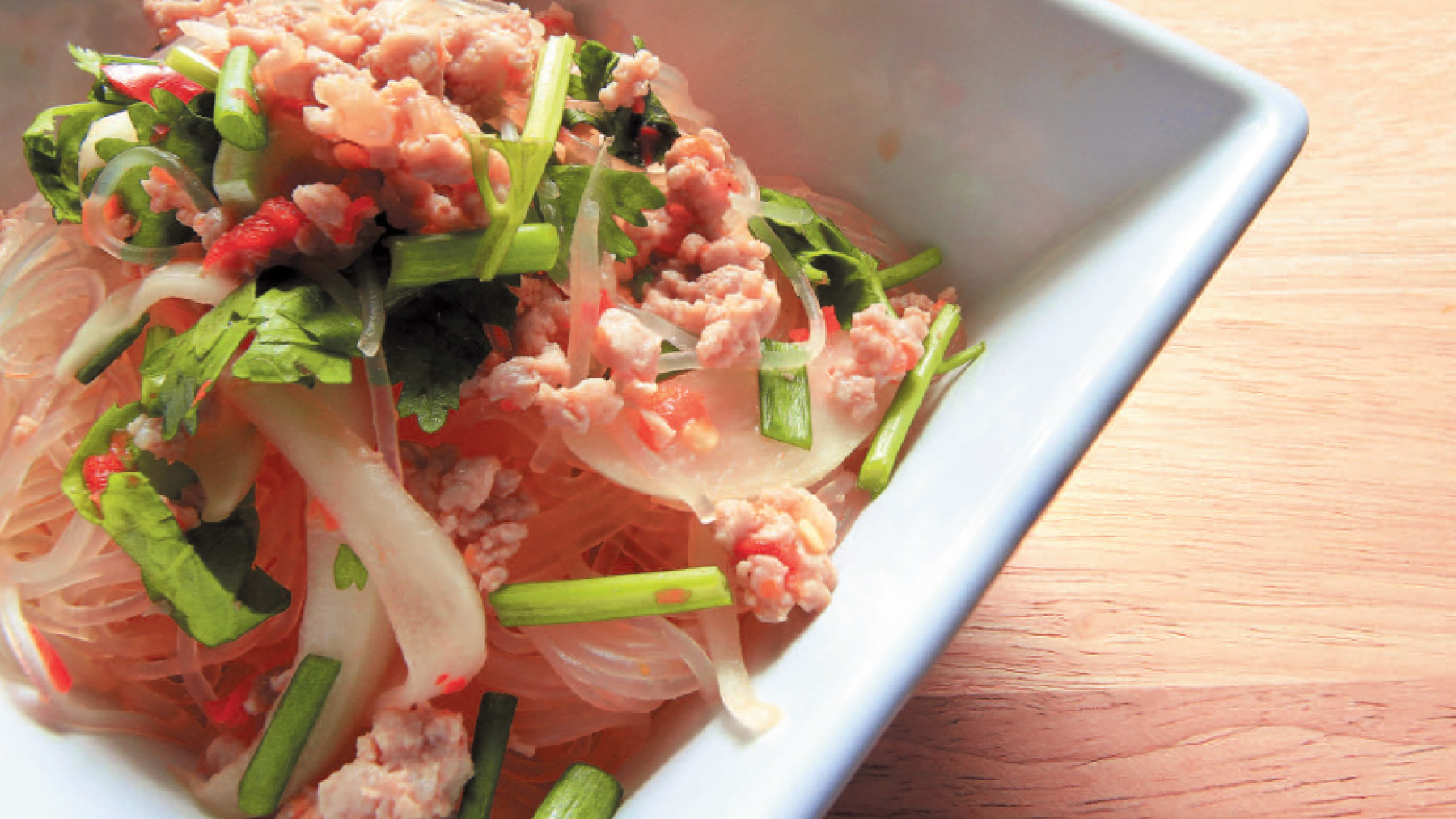 Ensalada Vermicelli con Carne Molida de Cerdo