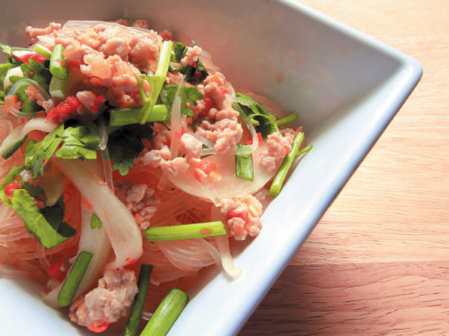Ensalada Vermicelli con Carne Molida de Cerdo