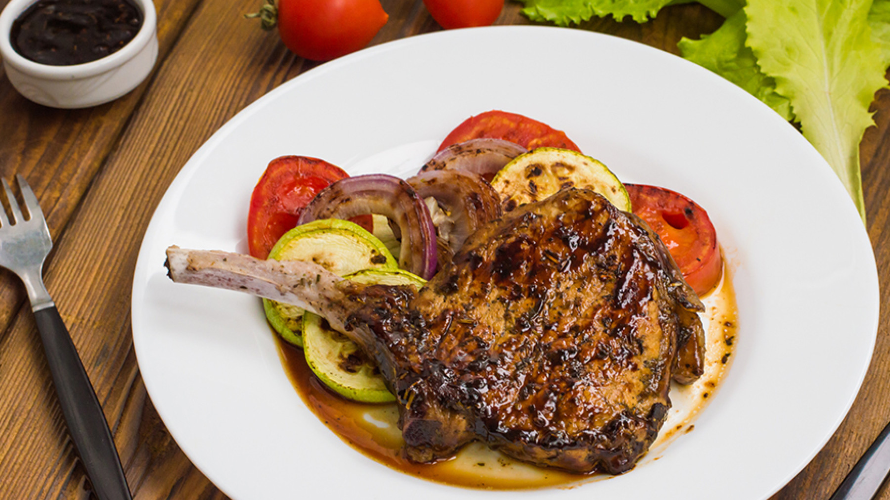 Chuletas con Vegetales Balsámicos
