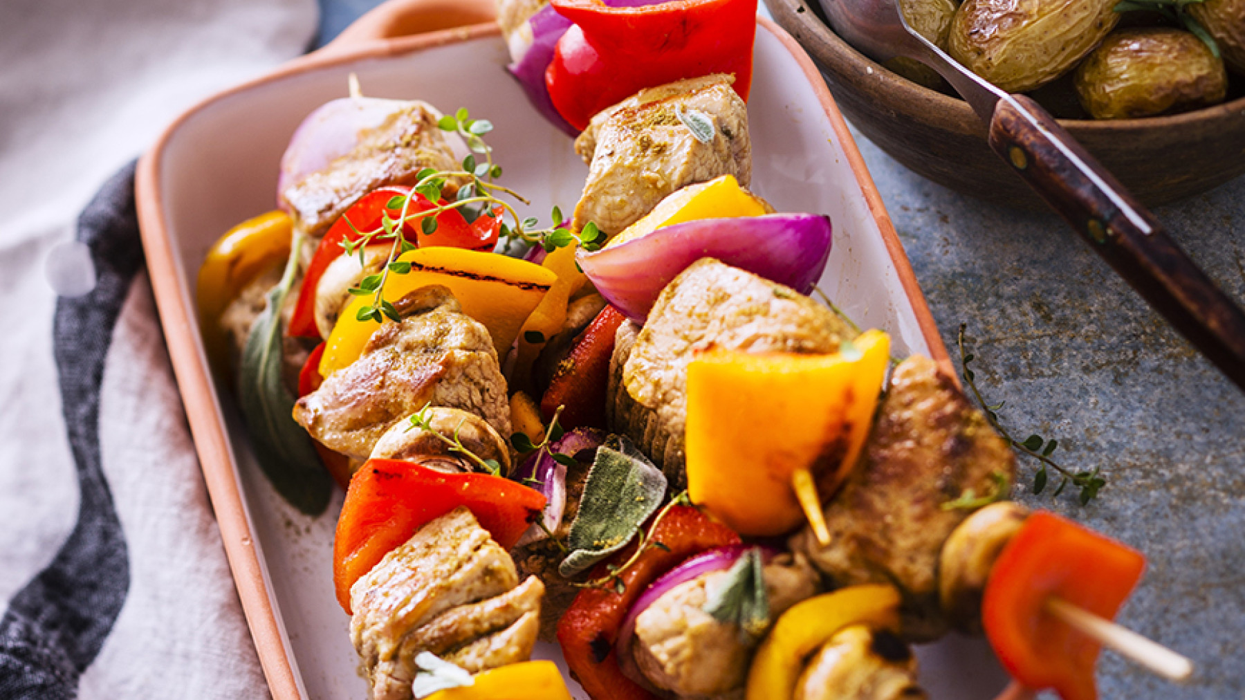 Pinchos de Cerdo con Verduras