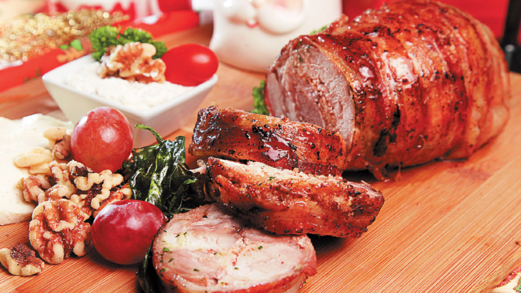 Lomo de Cerdo Relleno de Nueces y Requesón Envuelto en Bacon