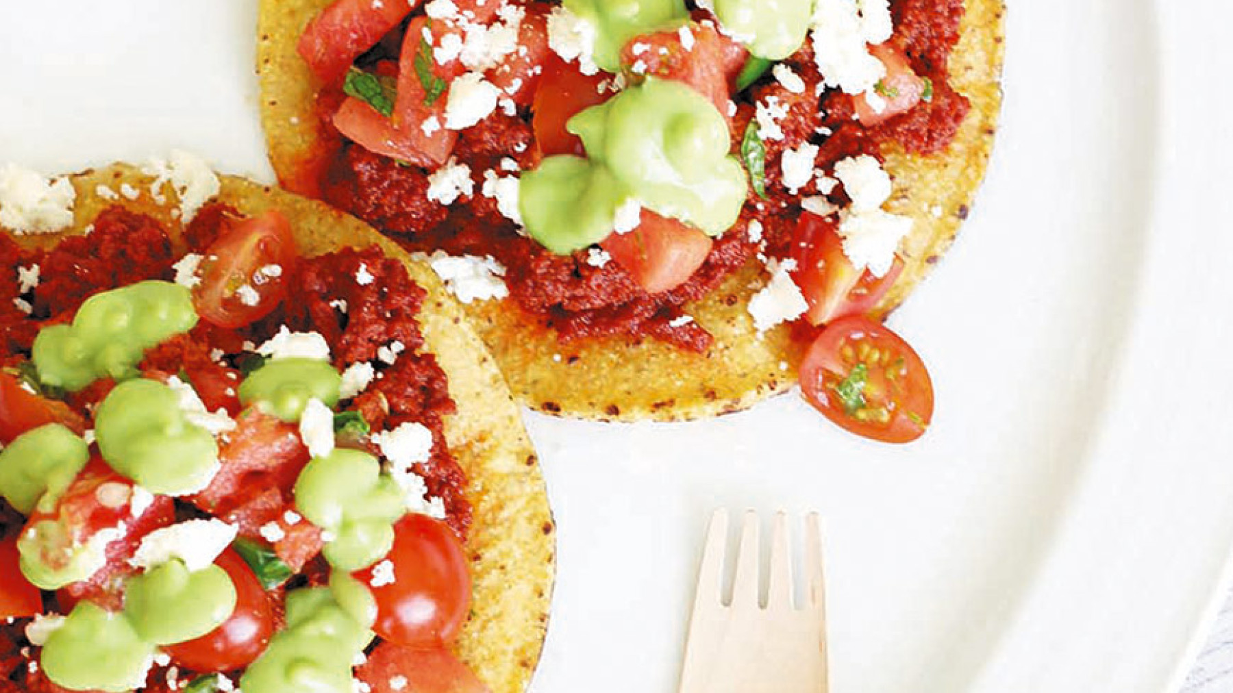 Tostadas de Chorizo con Guacamole