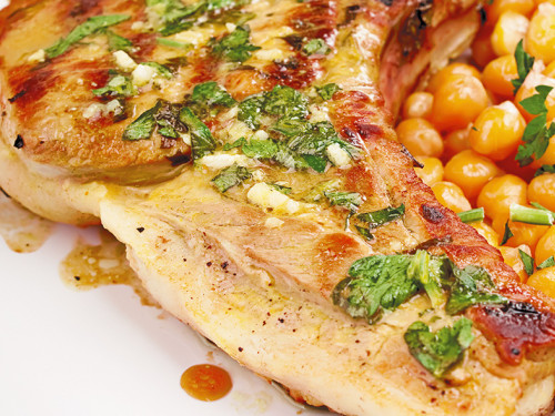 Chuletas al Romero con Garbanzos