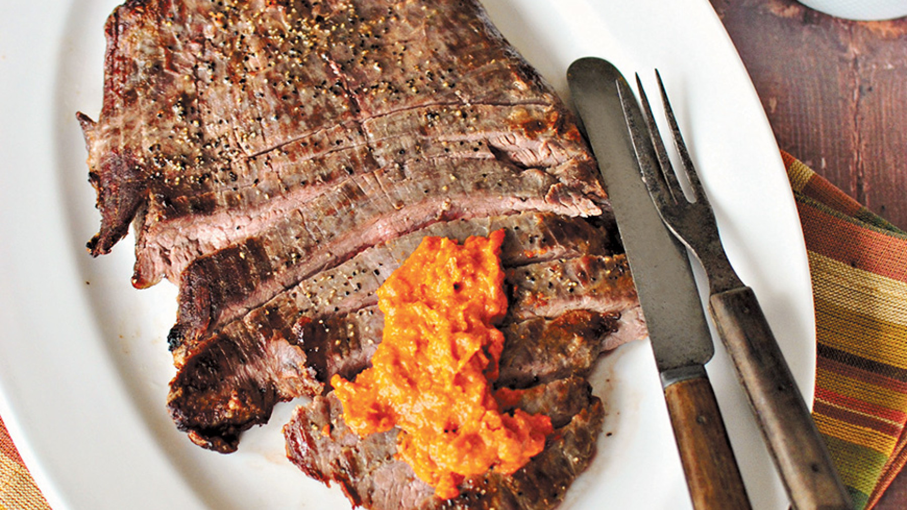 Matambre con Salsa de Chile Morrón