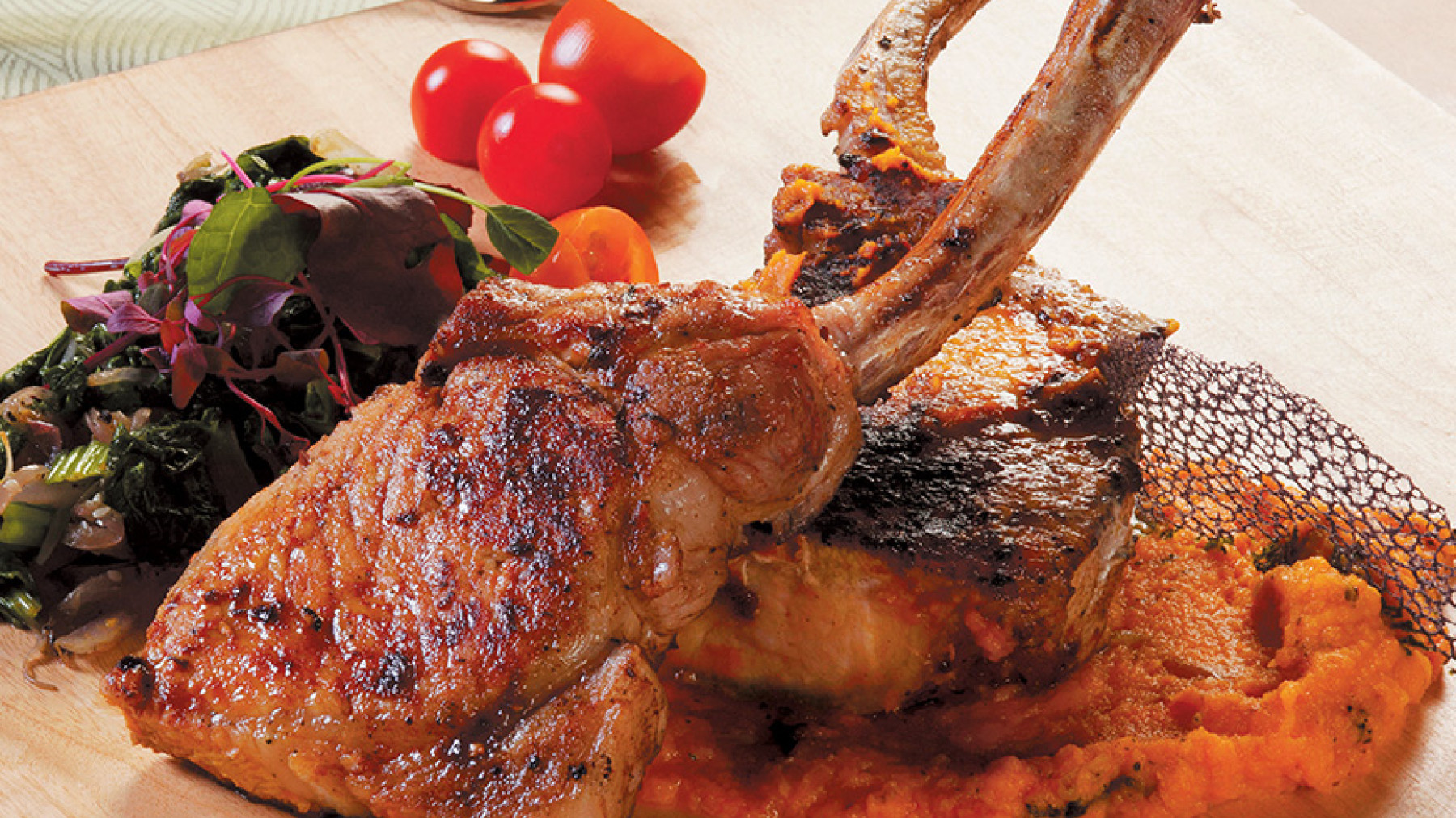 Tomahawk de Cerdo en Vino Blanco y Jengibre