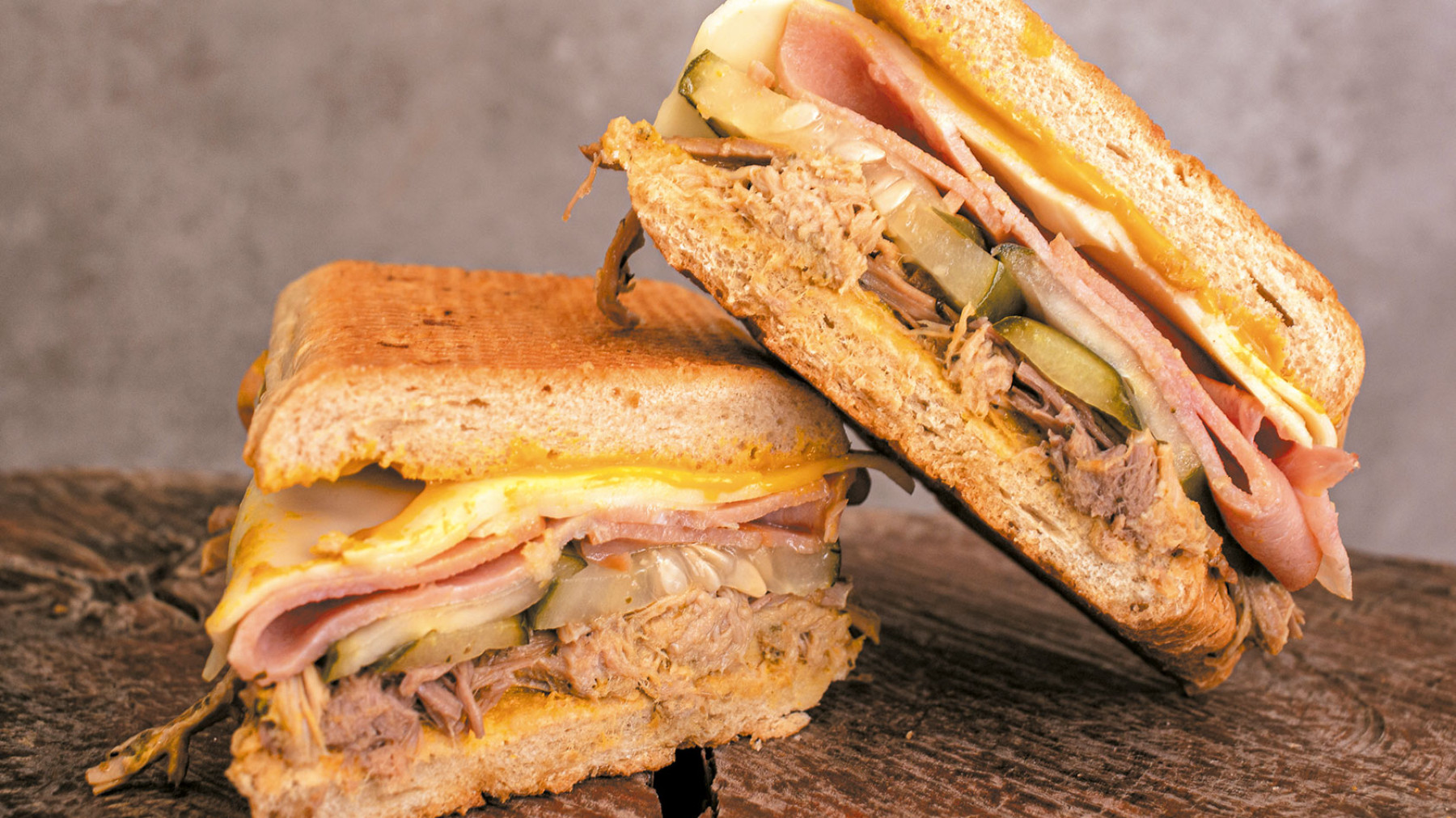 Sándwich Mechado Cubano