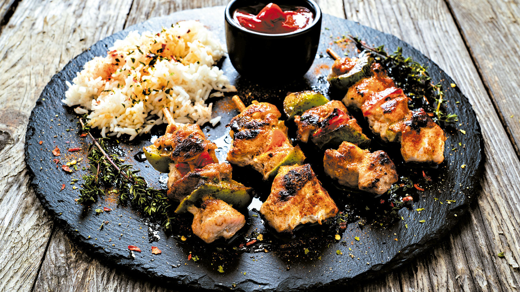 Asar de Cerdo Ranchero con Arroz y Ajonjolí