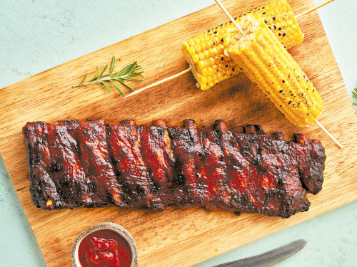 Baby Back Ribs con Salsa Barbacoa y Flor de Jamaica
