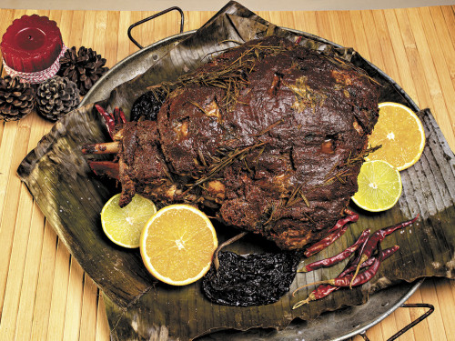 Pierna de Cerdo Horneada en Adobo Criollo