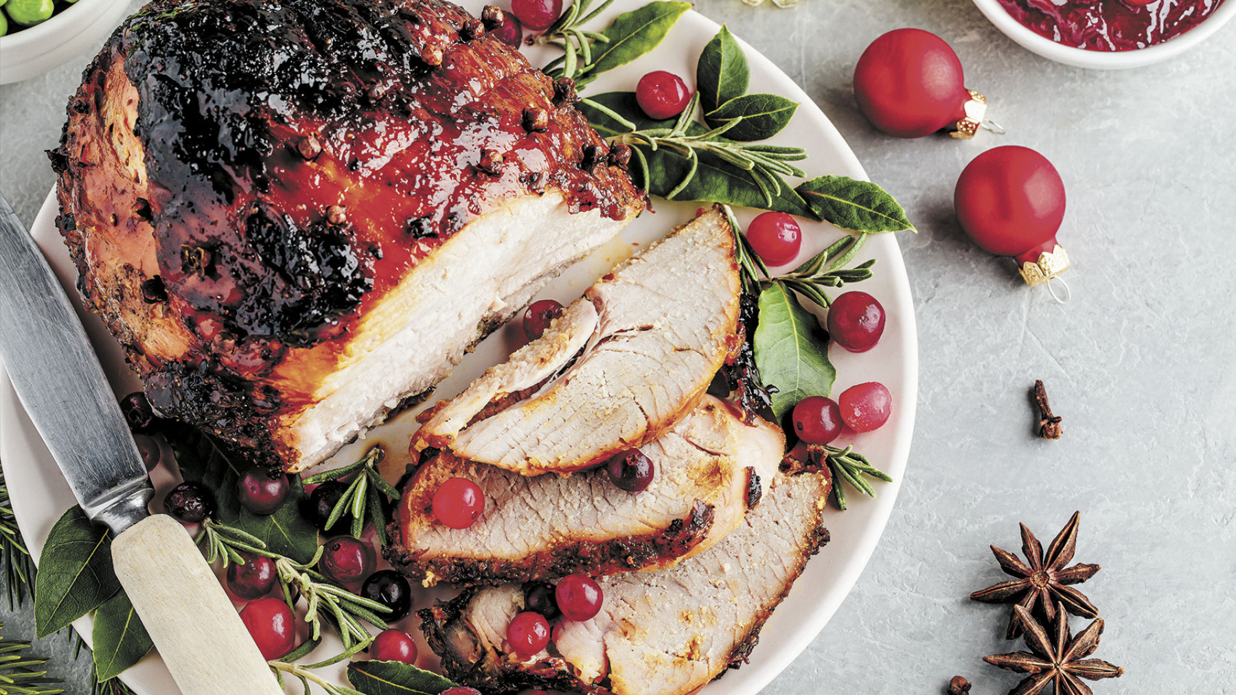 Pierna de Cerdo con Salsa de Cerezas