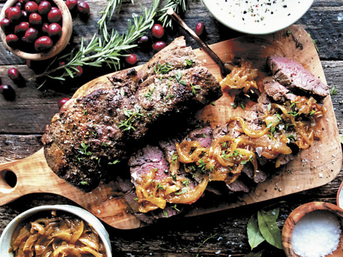 Filete de Res Rostizado con Cebollas Caramelizadas