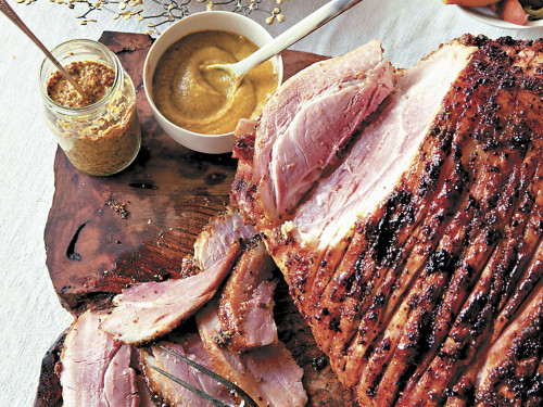 Jamón glaseado con salsa de mostaza