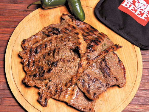 Puyazo de res marinado en jalapeño, ajo y cerveza