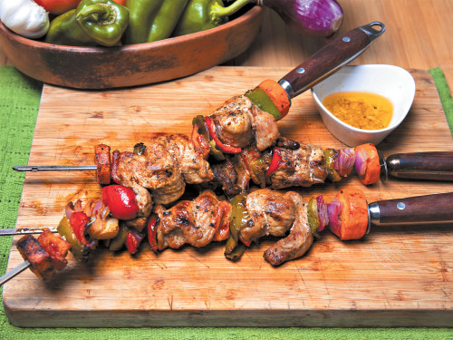 Pinchos de asar de cerdo al mojo