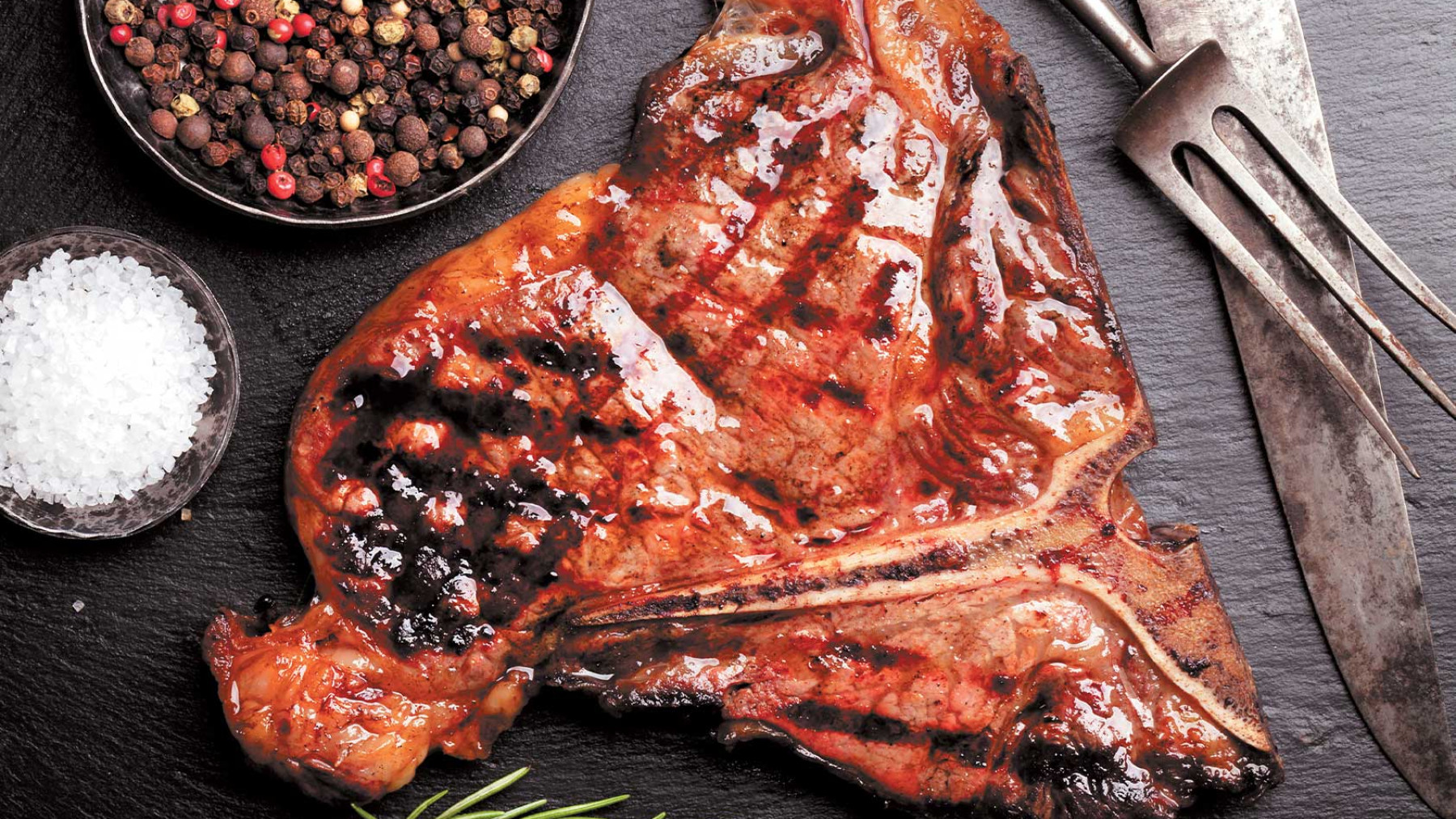 Chuleta T-bone al grill con chipotle y cítricos
