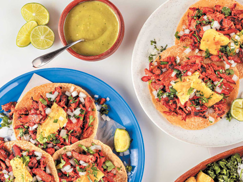 Tacos de cerdo al achiote con piña