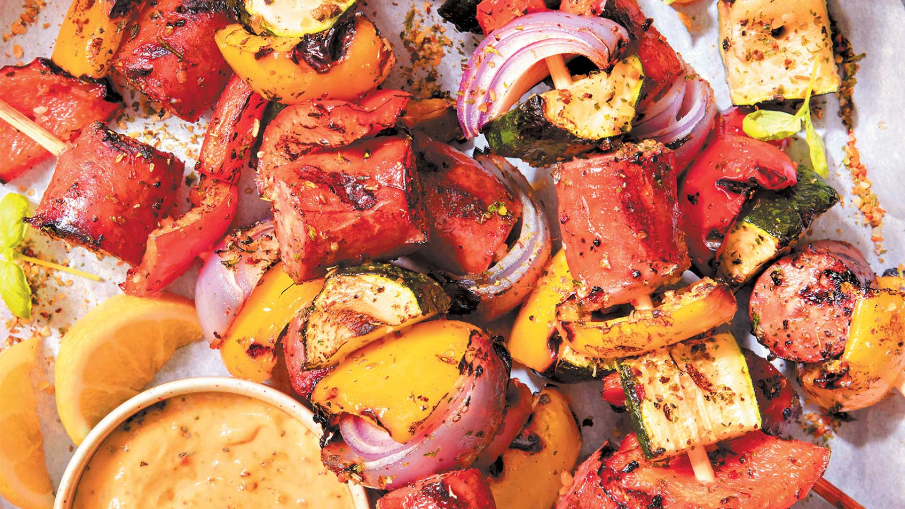 Pinchos de chorizo con salsa mostaza