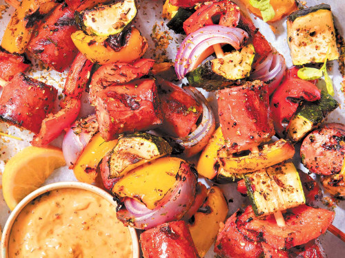 Pinchos de chorizo con salsa mostaza