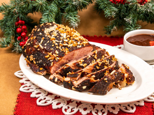 Jamón Navideño en salsa de fresas y almendras