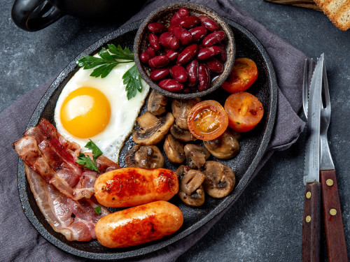 Bandeja de desayuno con Chorizo criollo