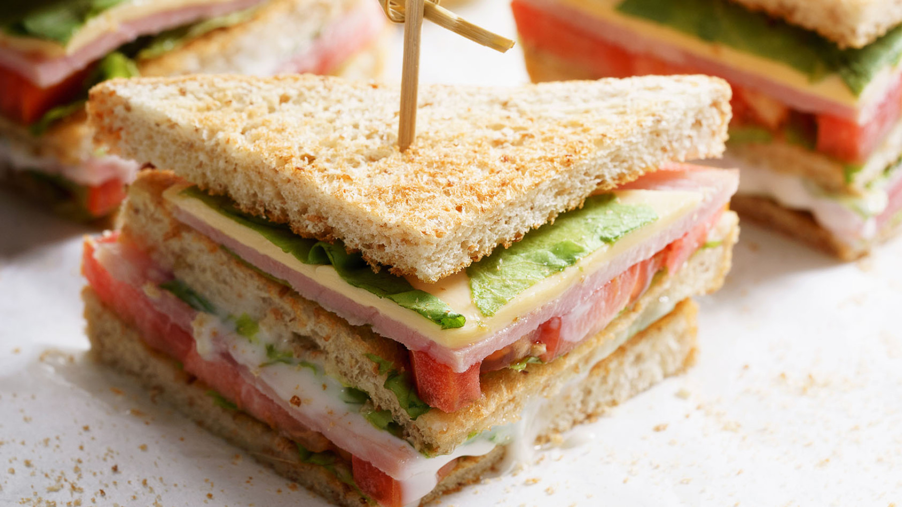 Club Sándwich con Jamón Cubano