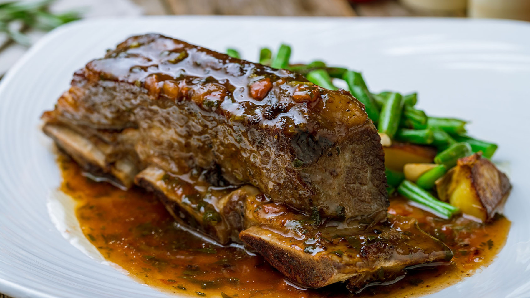 Short Ribs de Res con melocotón
