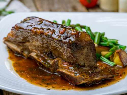 Short Ribs de Res con melocotón