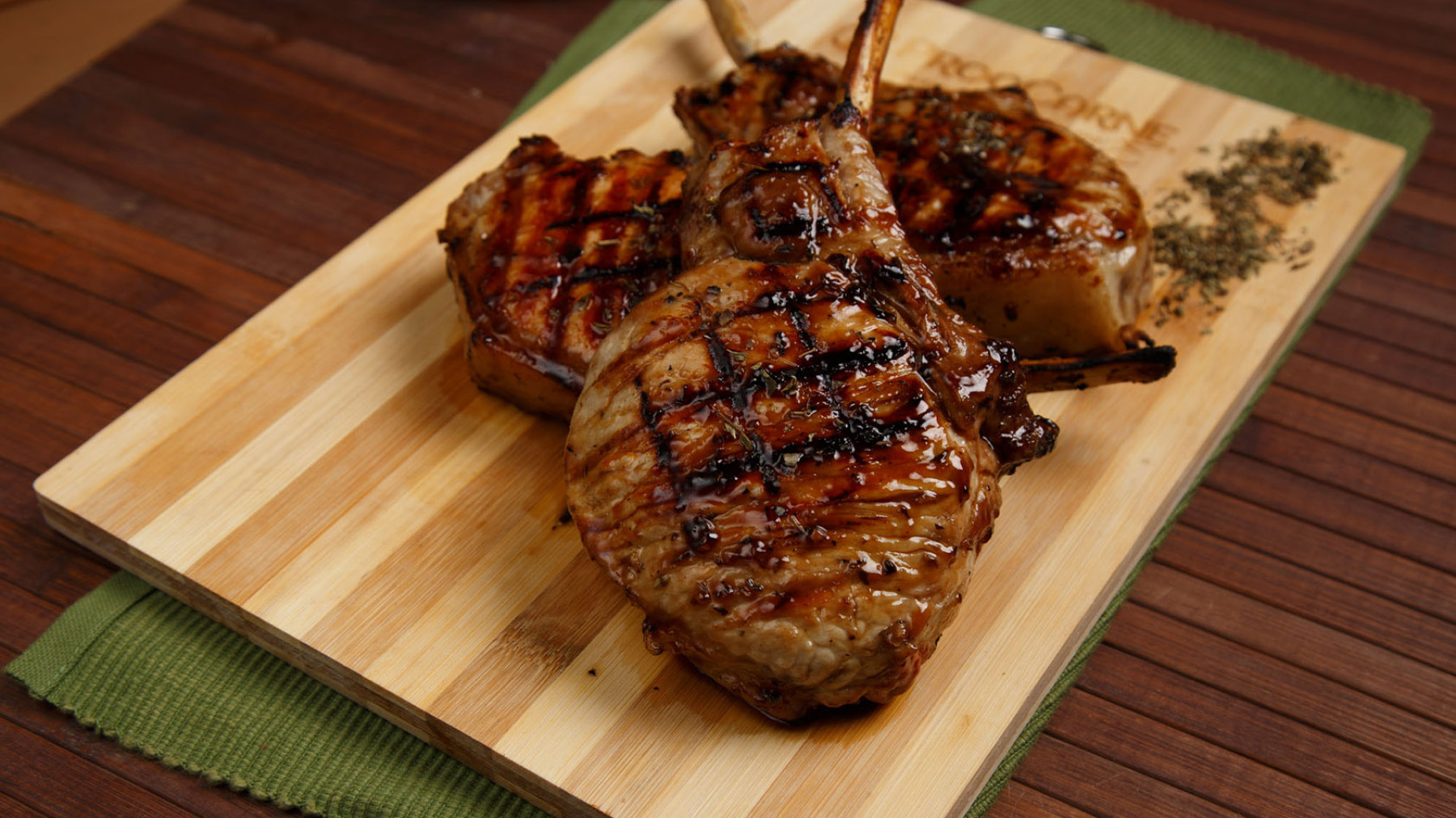 Chuletas Tomahawk en salsa balsámica dulce