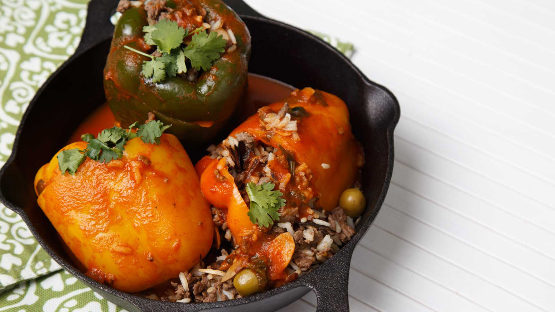 Chiles rellenos con Carne de Res picada a mano