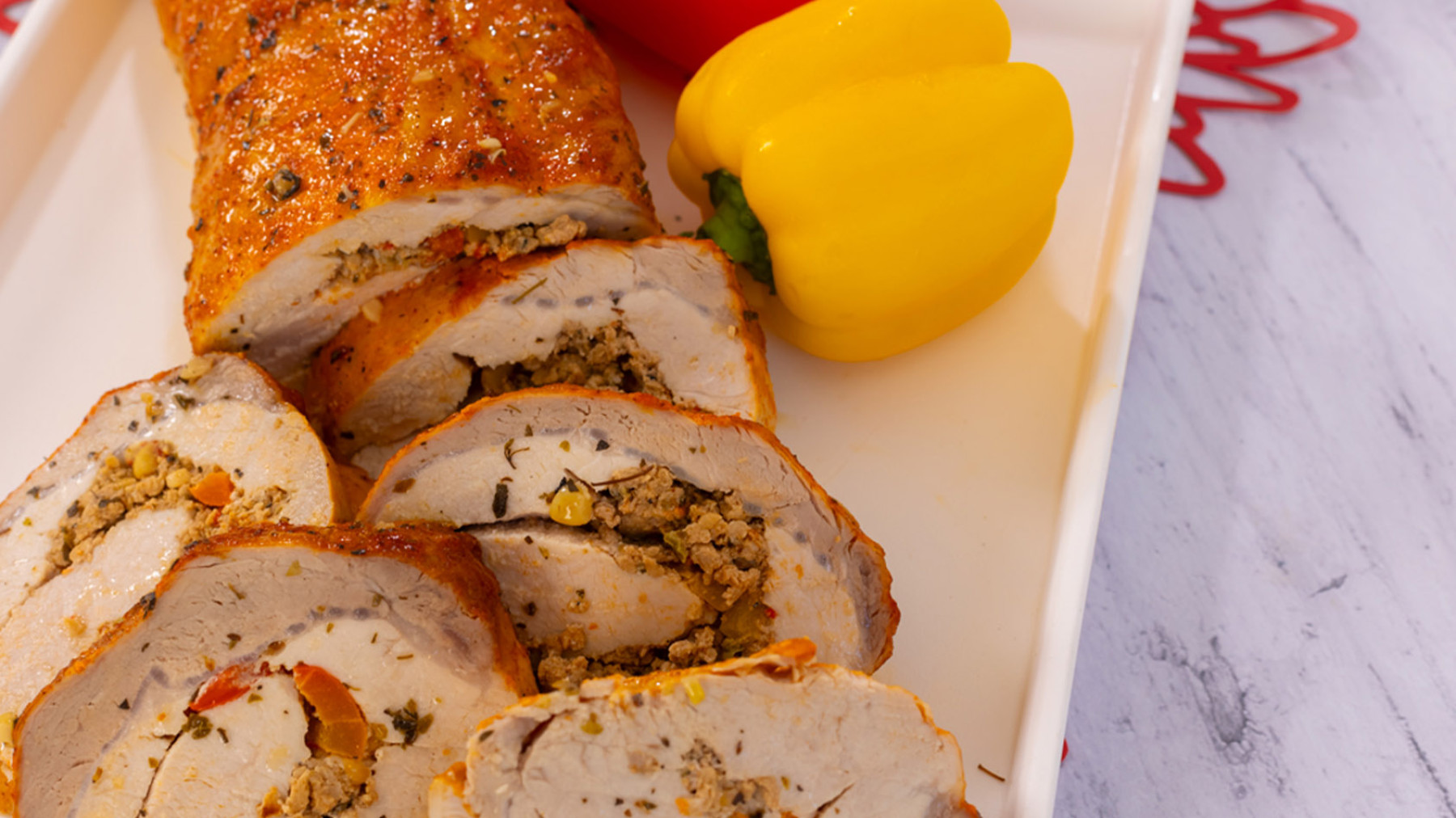 Lomo de cerdo fresco con relleno estilo cubano con mojo y ajo