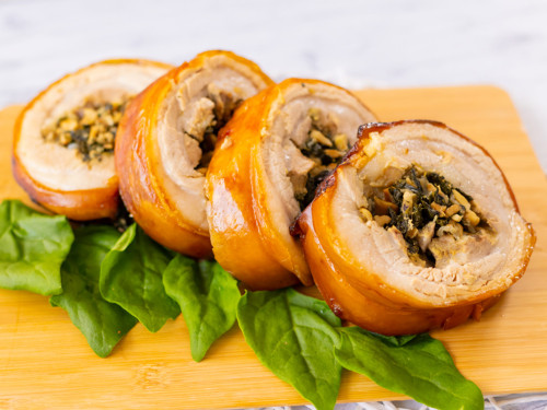 Pork belly rellena con espinaca y marañón