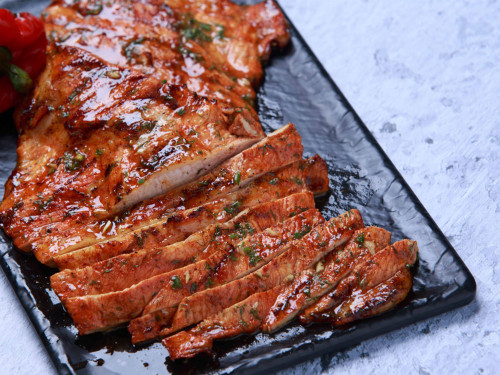 Secreto de cerdo catracho con glaseado picante