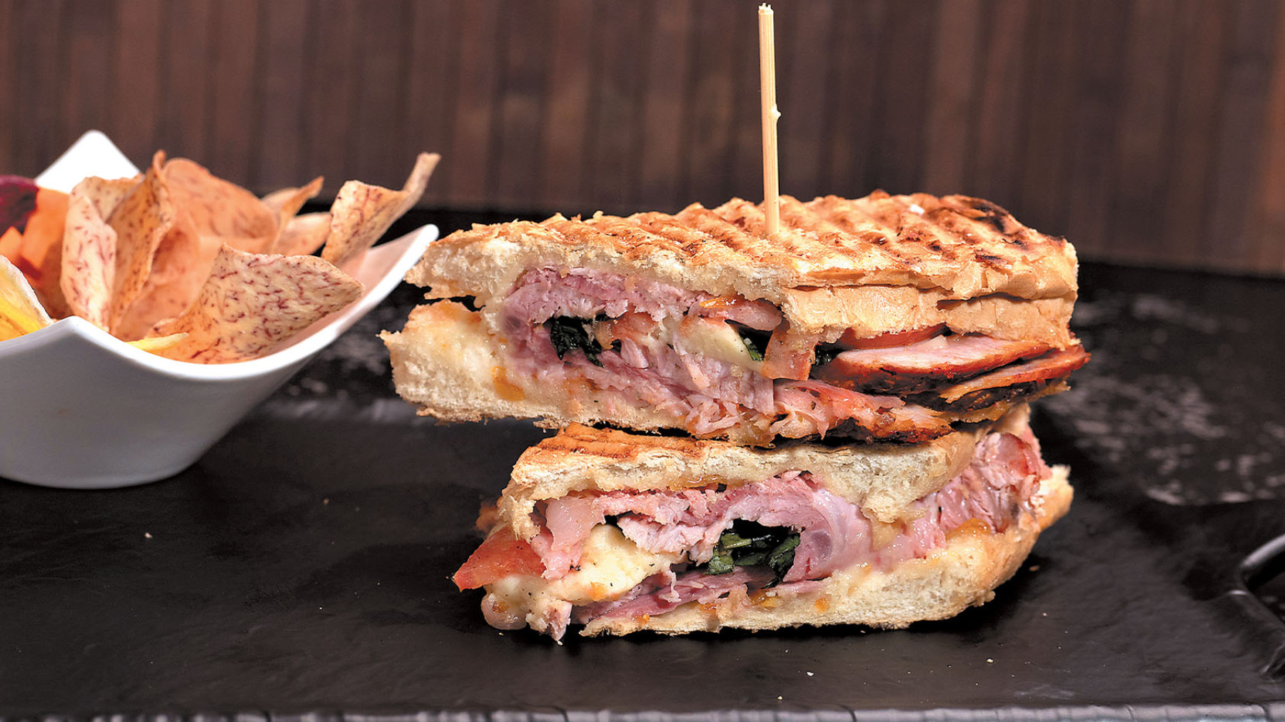 Panini con jamón espiral con jalea de naranja